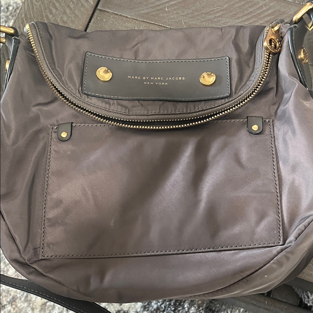 Marc by Marc Jacobs Gray BrownShoulder Bag with Gold Accents